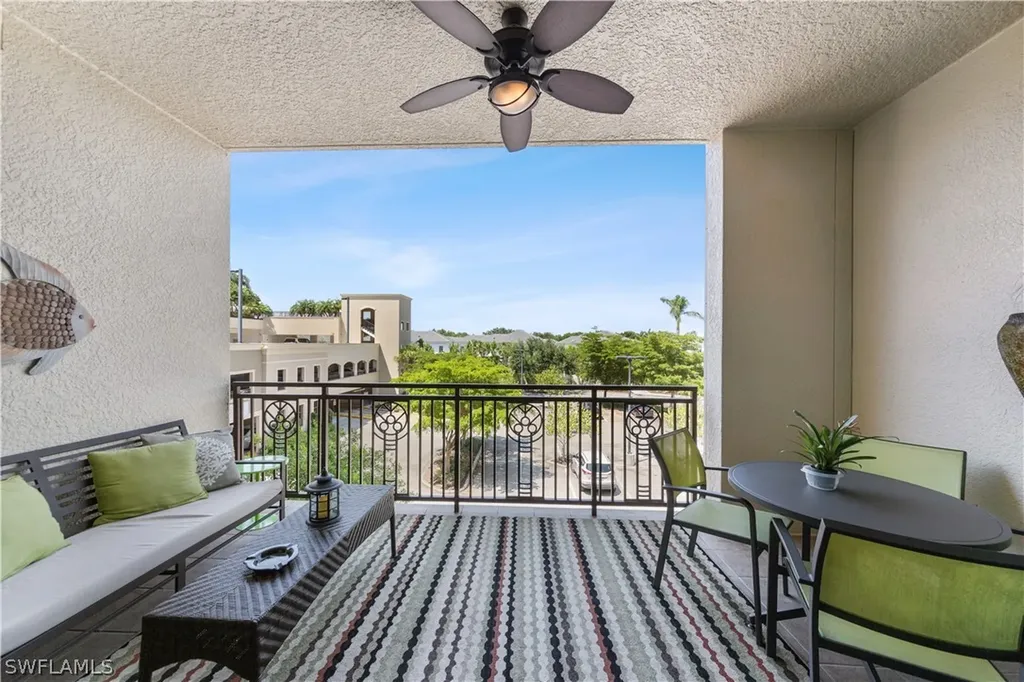 9123 Strada Place Naples FL 34108