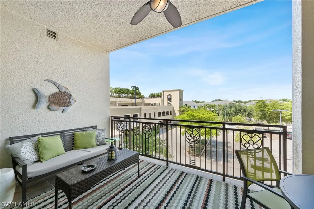 9123 Strada Place Naples FL 34108