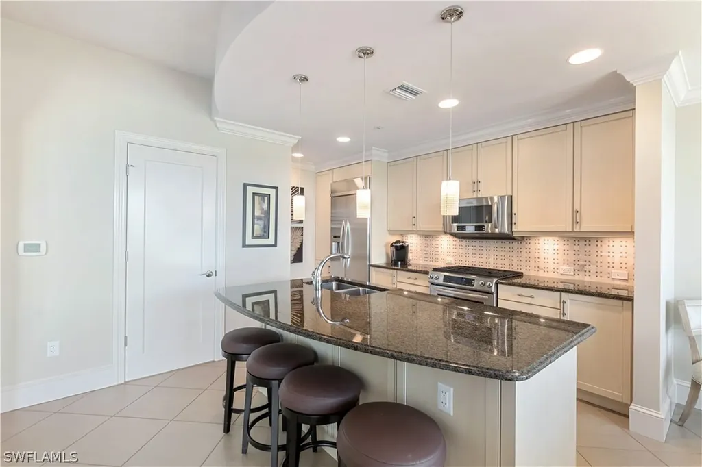 9123 Strada Place Naples FL 34108