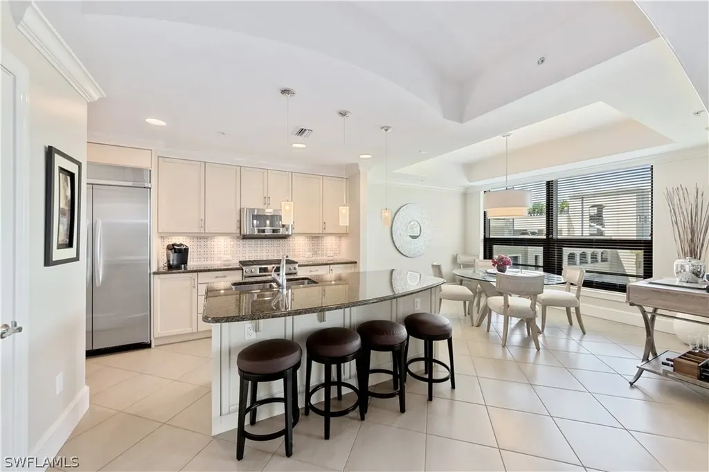 9123 Strada Place Naples FL 34108