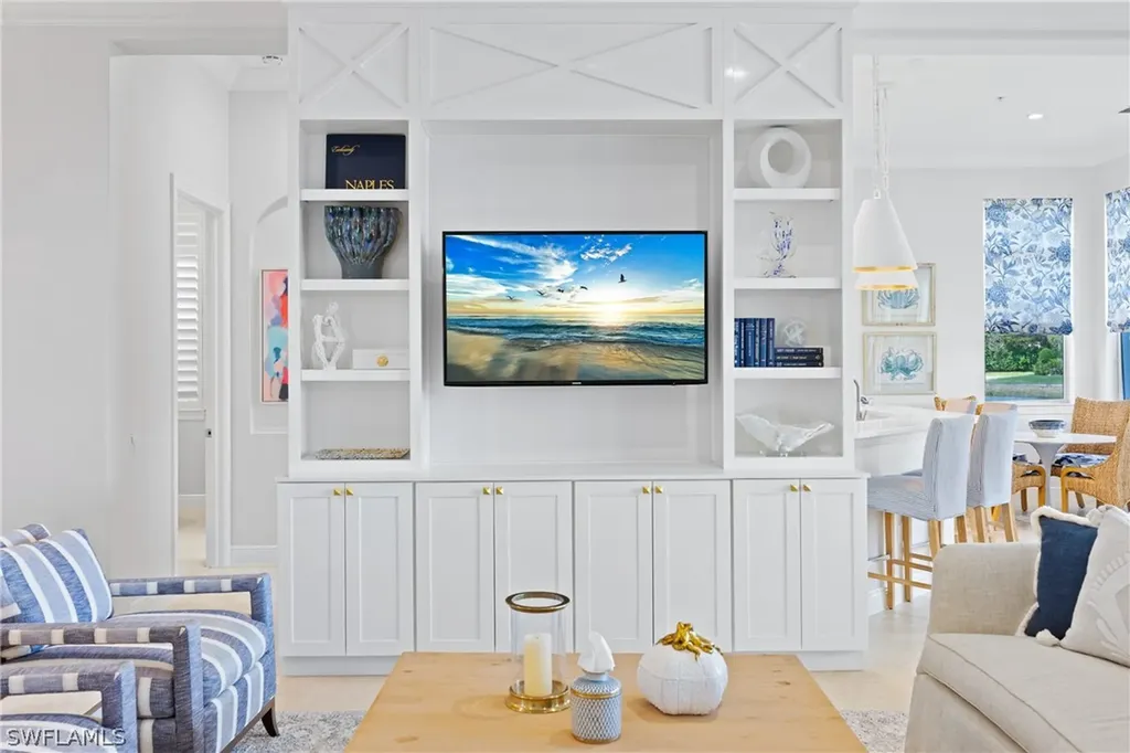 Naples FL, 28571 Calabria Court, Unit 101