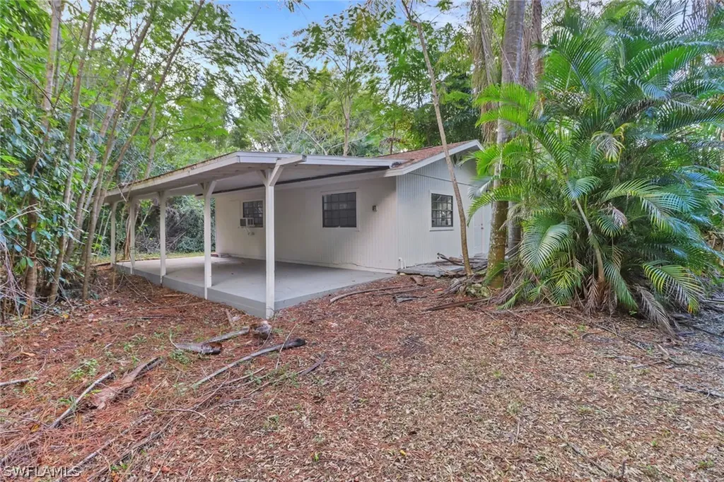 710 25th Street NW Naples FL 34120
