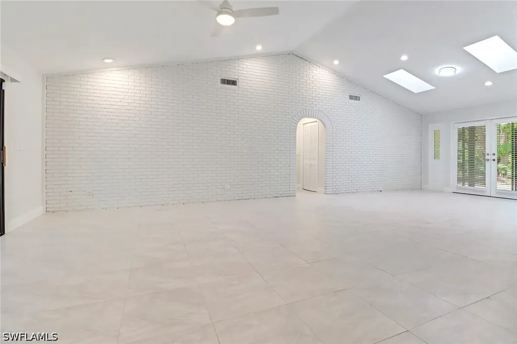 710 25th Street NW Naples FL 34120