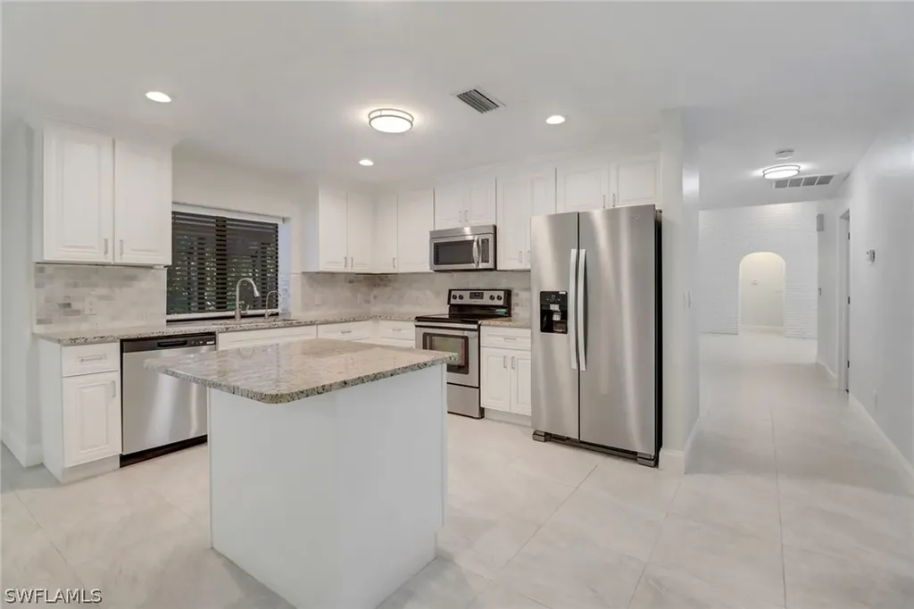 710 25th Street NW Naples FL 34120