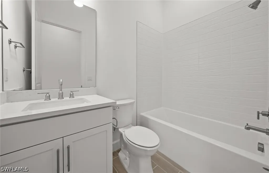 1992 Don Benito Way Naples FL 34120