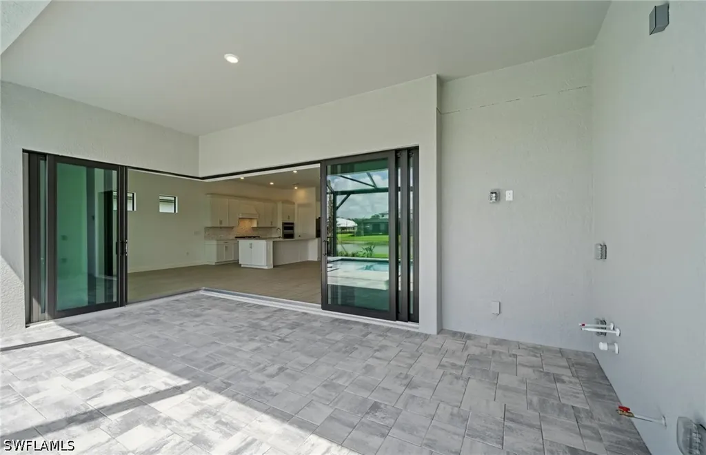 1992 Don Benito Way Naples FL 34120