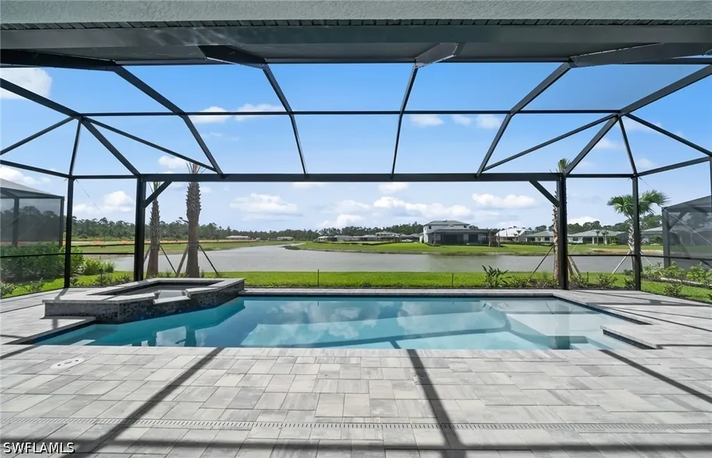 1992 Don Benito Way Naples FL 34120