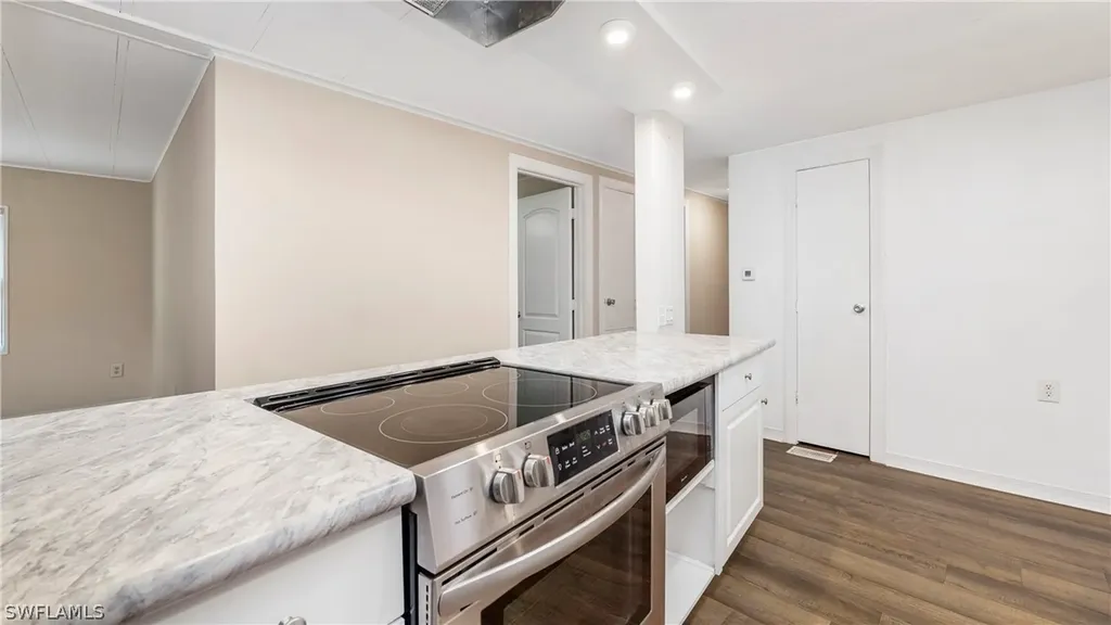 851 Manatee Road Naples FL 34114