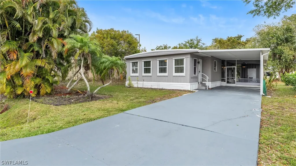 851 Manatee Road Naples FL 34114