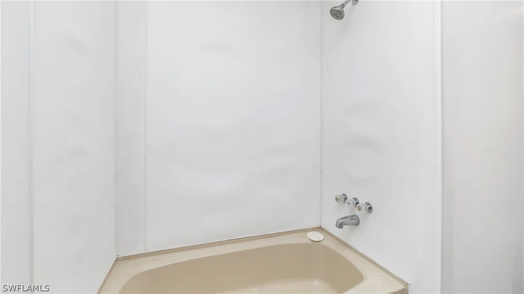 851 Manatee Road Naples FL 34114