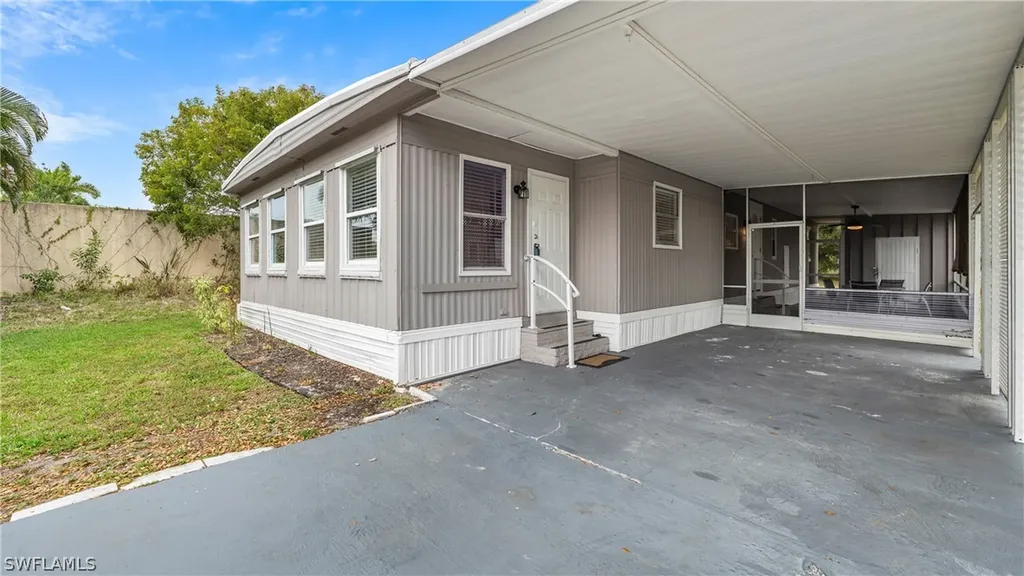 851 Manatee Road Naples FL 34114