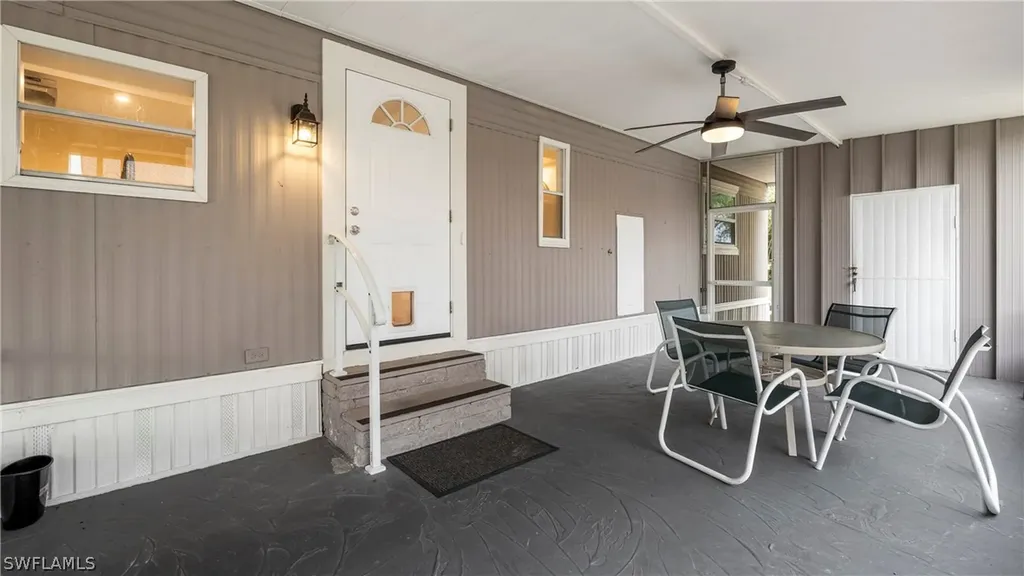 851 Manatee Road Naples FL 34114