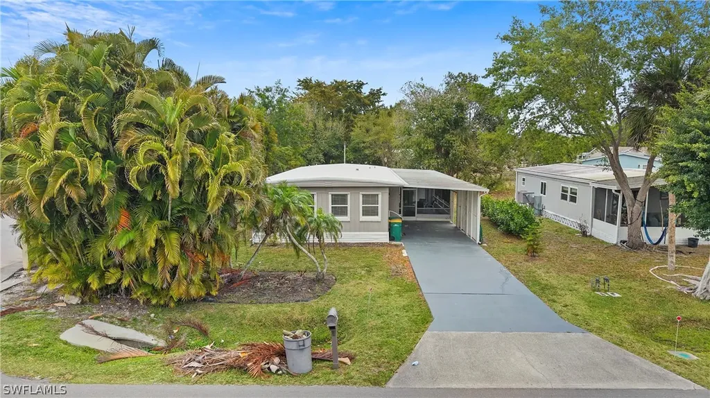 851 Manatee Road Naples FL 34114