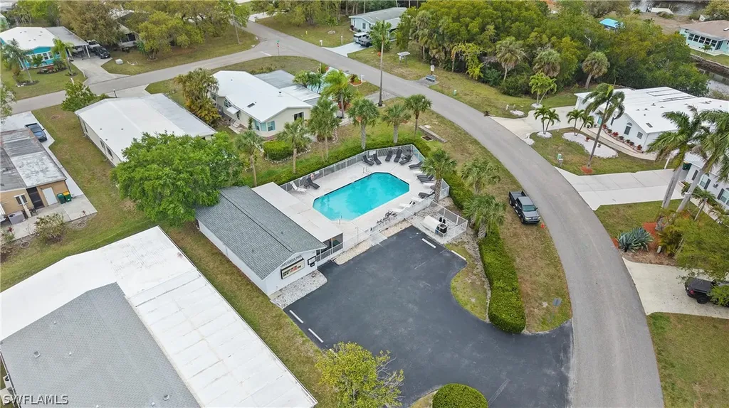 851 Manatee Road Naples FL 34114