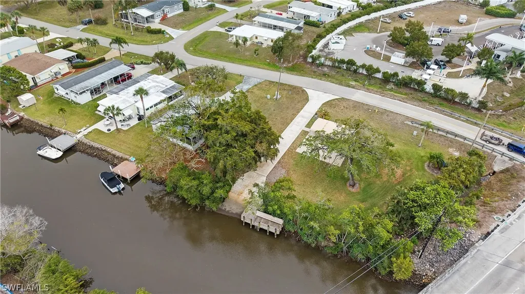 851 Manatee Road Naples FL 34114