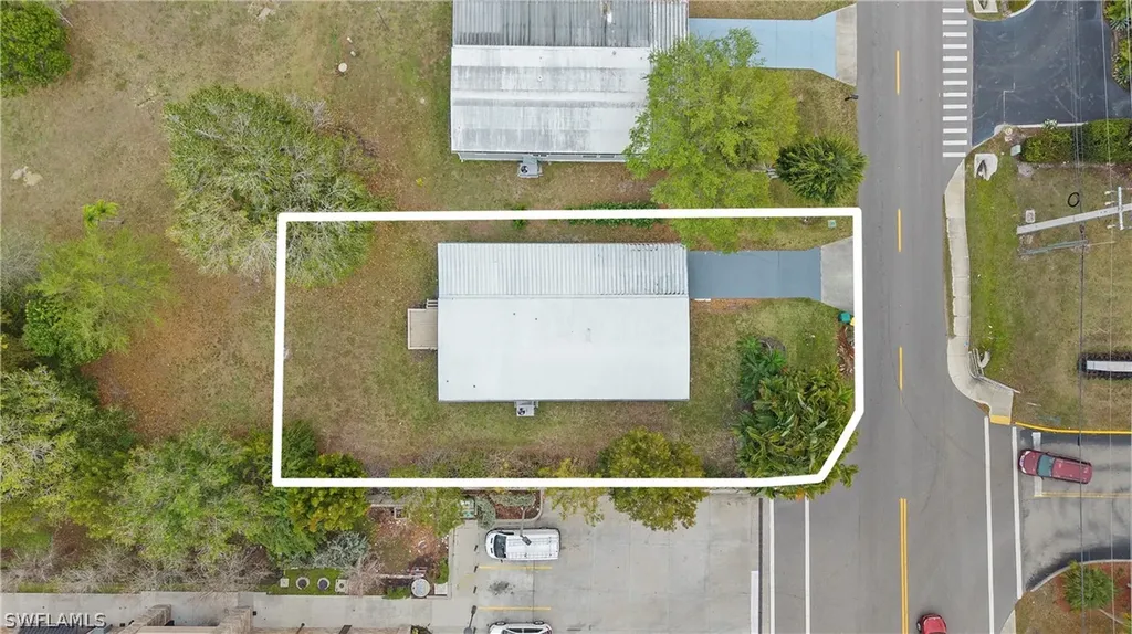 851 Manatee Road Naples FL 34114