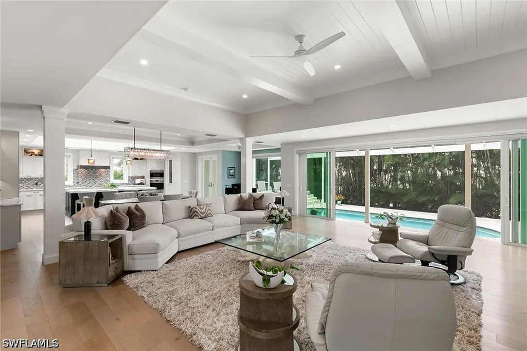 5949 Chanteclair Drive Naples FL 34108