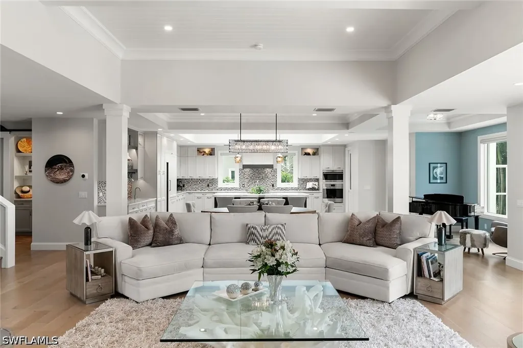 5949 Chanteclair Drive Naples FL 34108