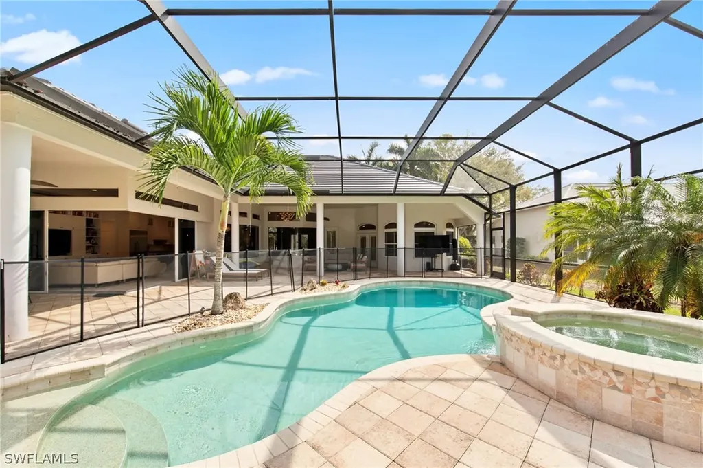 9235 The Lane Naples FL 34109