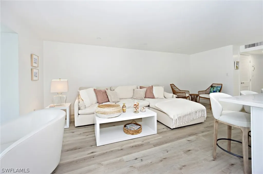 1910 Gulf Shore Boulevard N Naples FL 34102