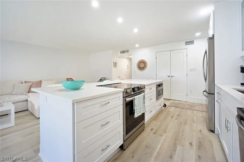 1910 Gulf Shore Boulevard N Naples FL 34102