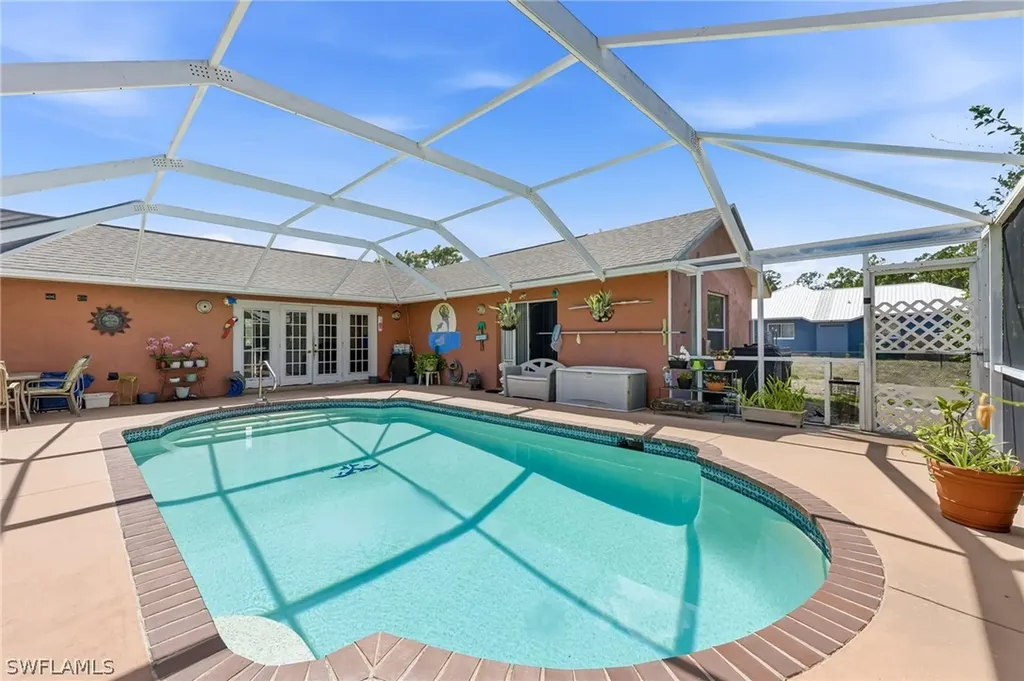 Naples FL, 2821 24TH Avenue NE