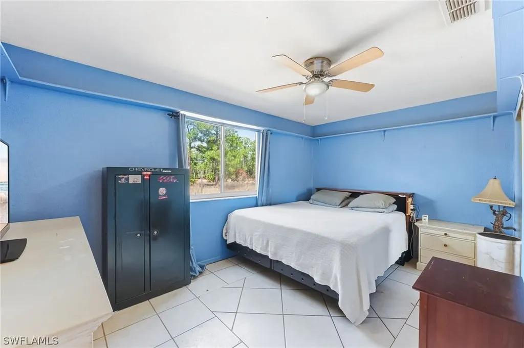 2821 24th Avenue NE Naples FL 34120