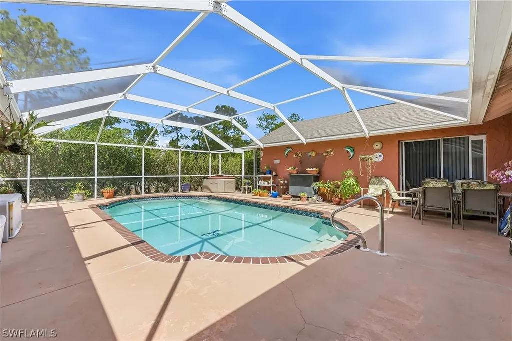 2821 24th Avenue NE Naples FL 34120