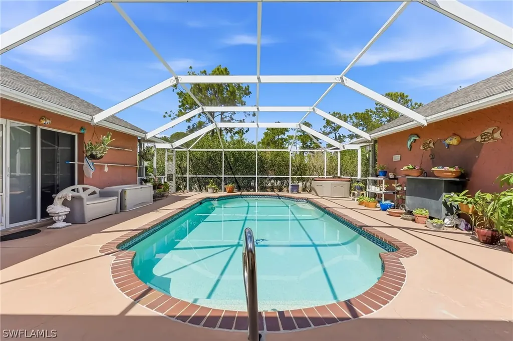 2821 24th Avenue NE Naples FL 34120