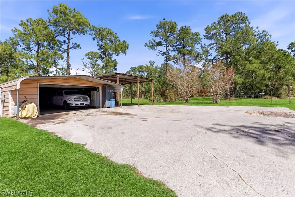 2821 24th Avenue NE Naples FL 34120
