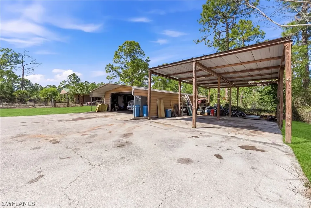 2821 24th Avenue NE Naples FL 34120
