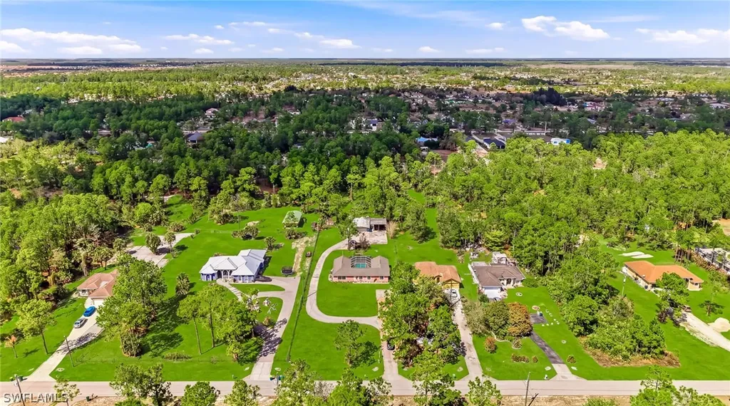 2821 24th Avenue NE Naples FL 34120