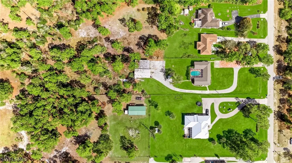 2821 24th Avenue NE Naples FL 34120