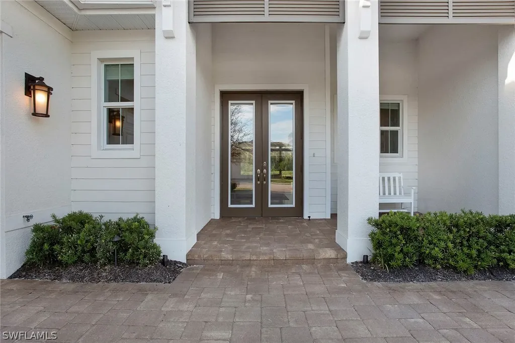 14404 Neptune Avenue Naples FL 34114