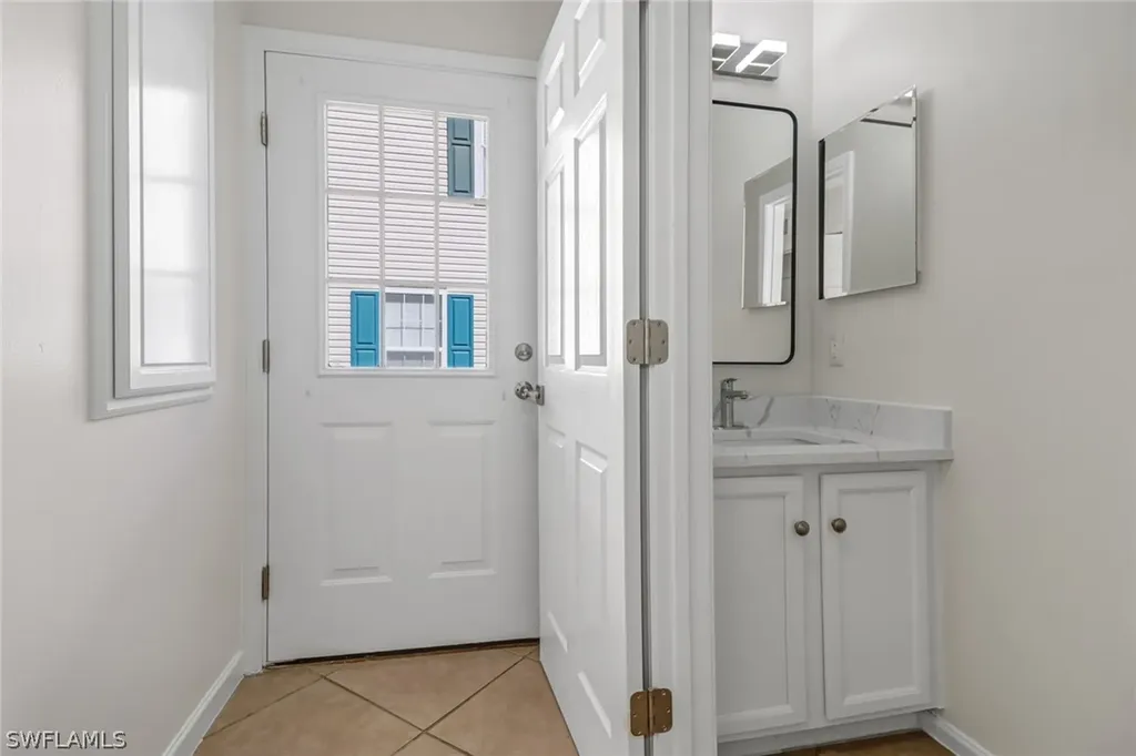 518 Leawood Circle Naples FL 34104