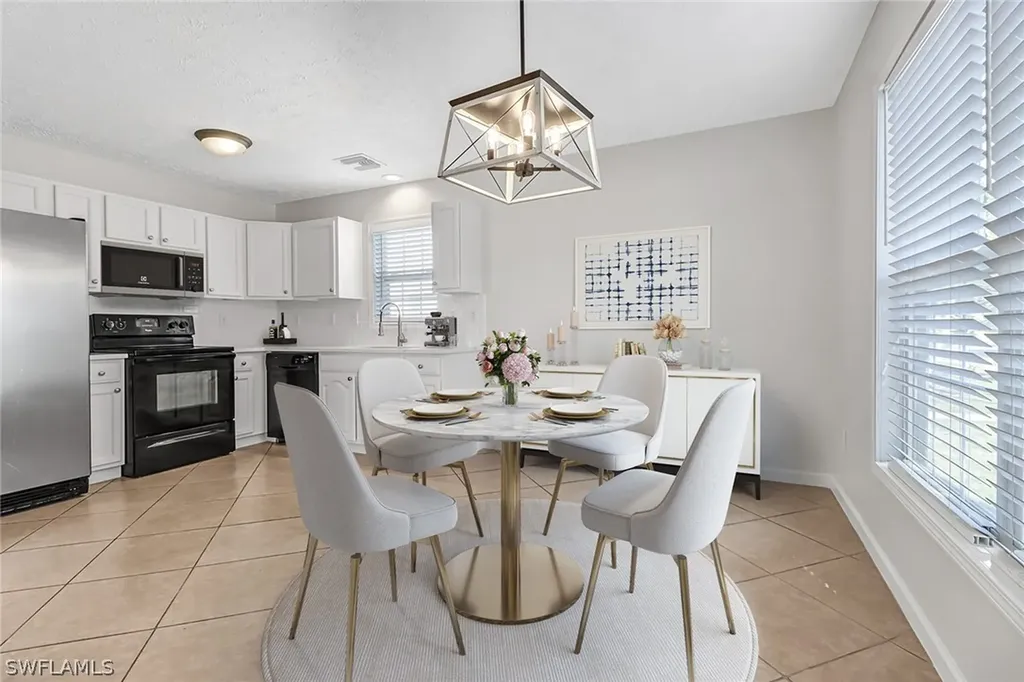 518 Leawood Circle Naples FL 34104
