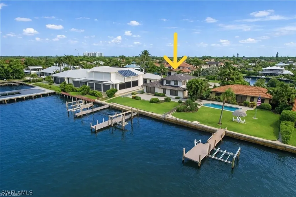 1535 Dolphin Lane Naples FL 34102