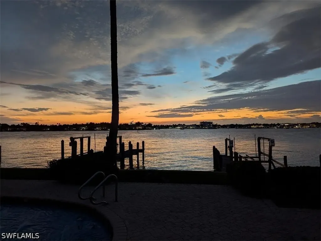 1535 Dolphin Lane Naples FL 34102