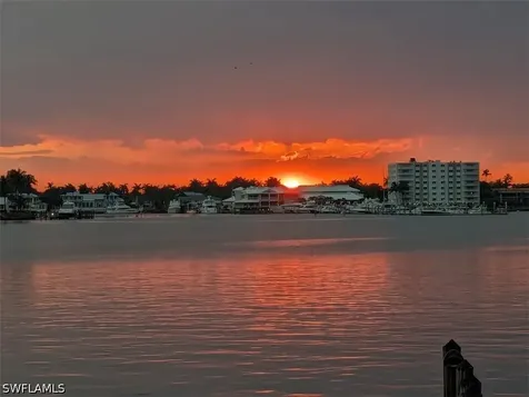 1535 Dolphin Lane Naples FL 34102