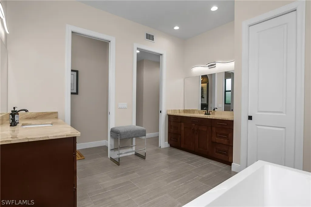 17210 Serengeti Circle Alva FL 33920