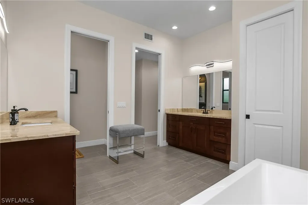 17210 Serengeti Circle Alva FL 33920