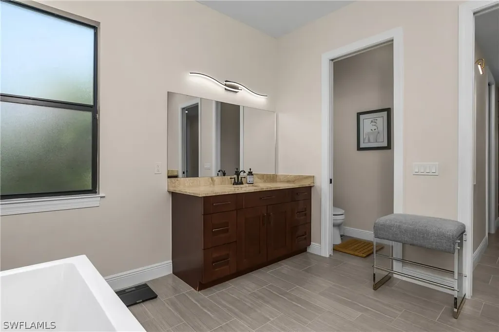 17210 Serengeti Circle Alva FL 33920