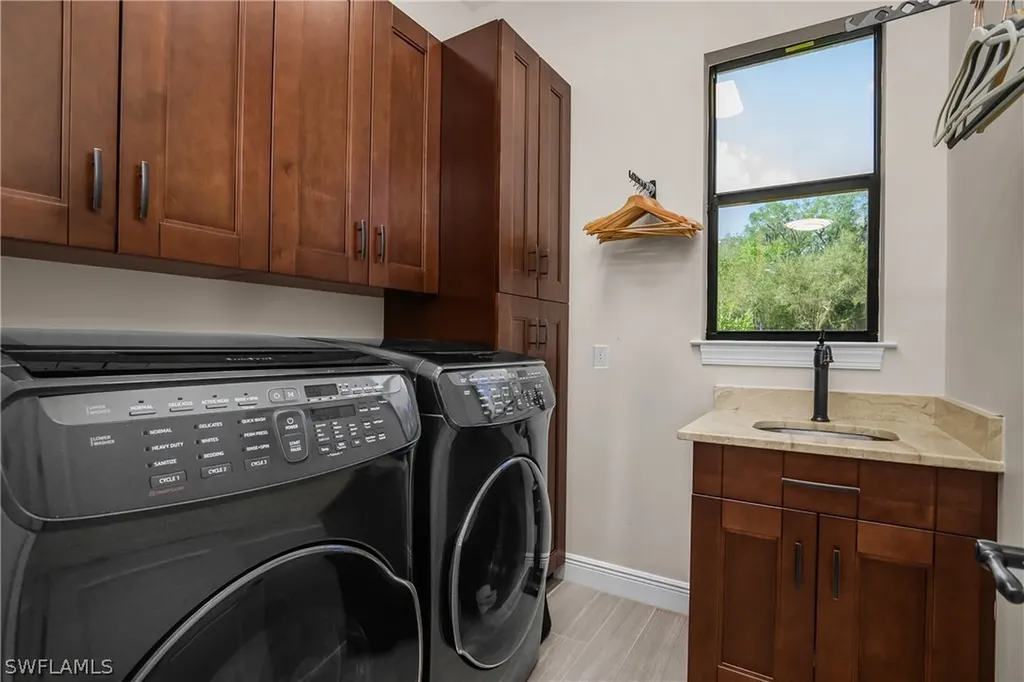 17210 Serengeti Circle Alva FL 33920