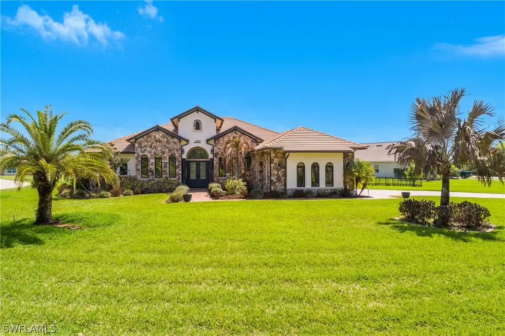 17210 Serengeti Circle Alva FL 33920