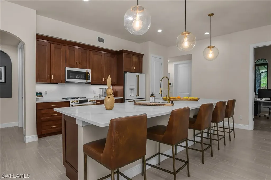 17210 Serengeti Circle Alva FL 33920