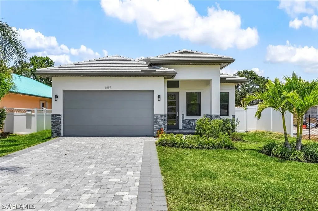 859 108th Avenue N Naples FL 34108