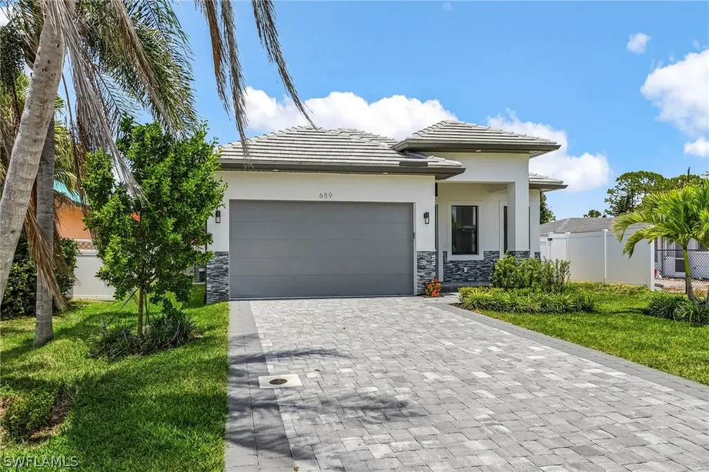 859 108th Avenue N Naples FL 34108