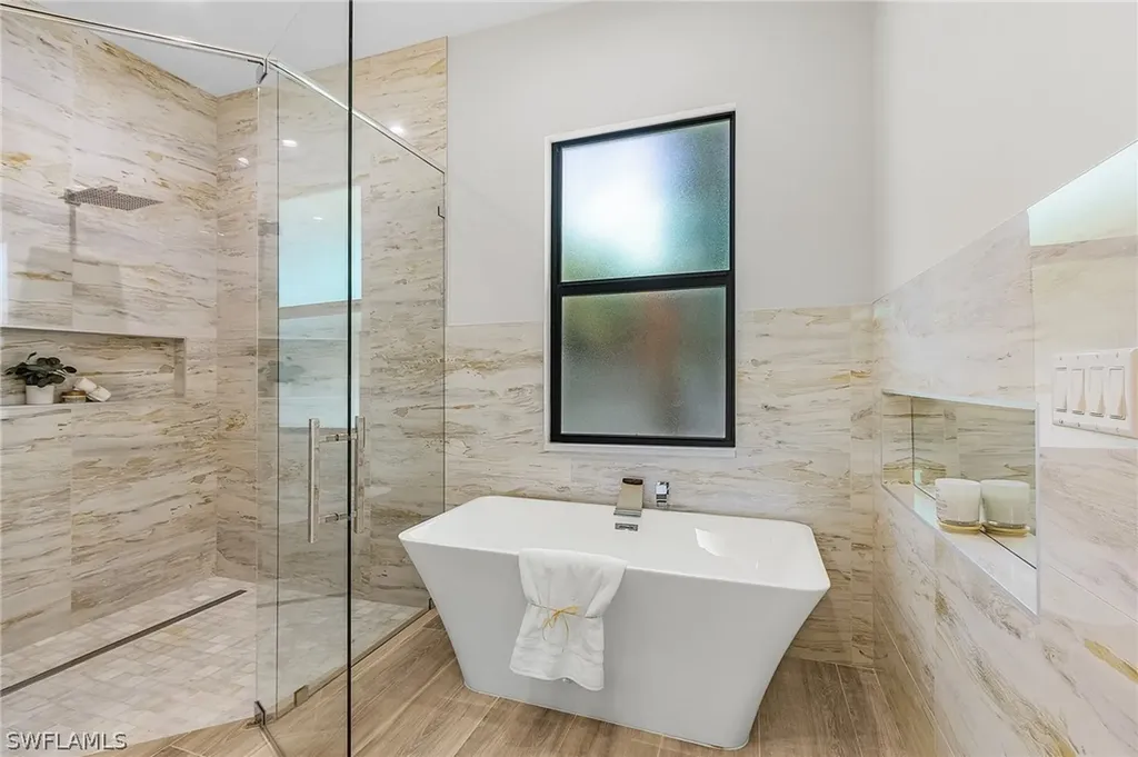 859 108th Avenue N Naples FL 34108