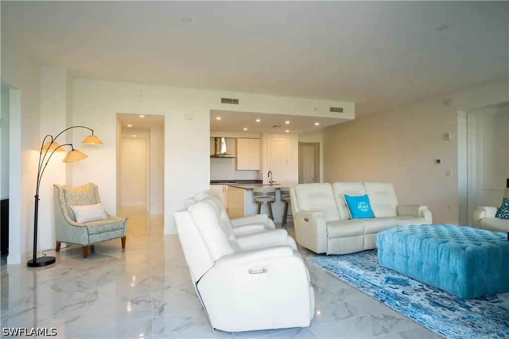 1125 Central Avenue Naples FL 34102
