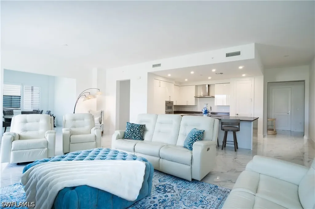 1125 Central Avenue Naples FL 34102